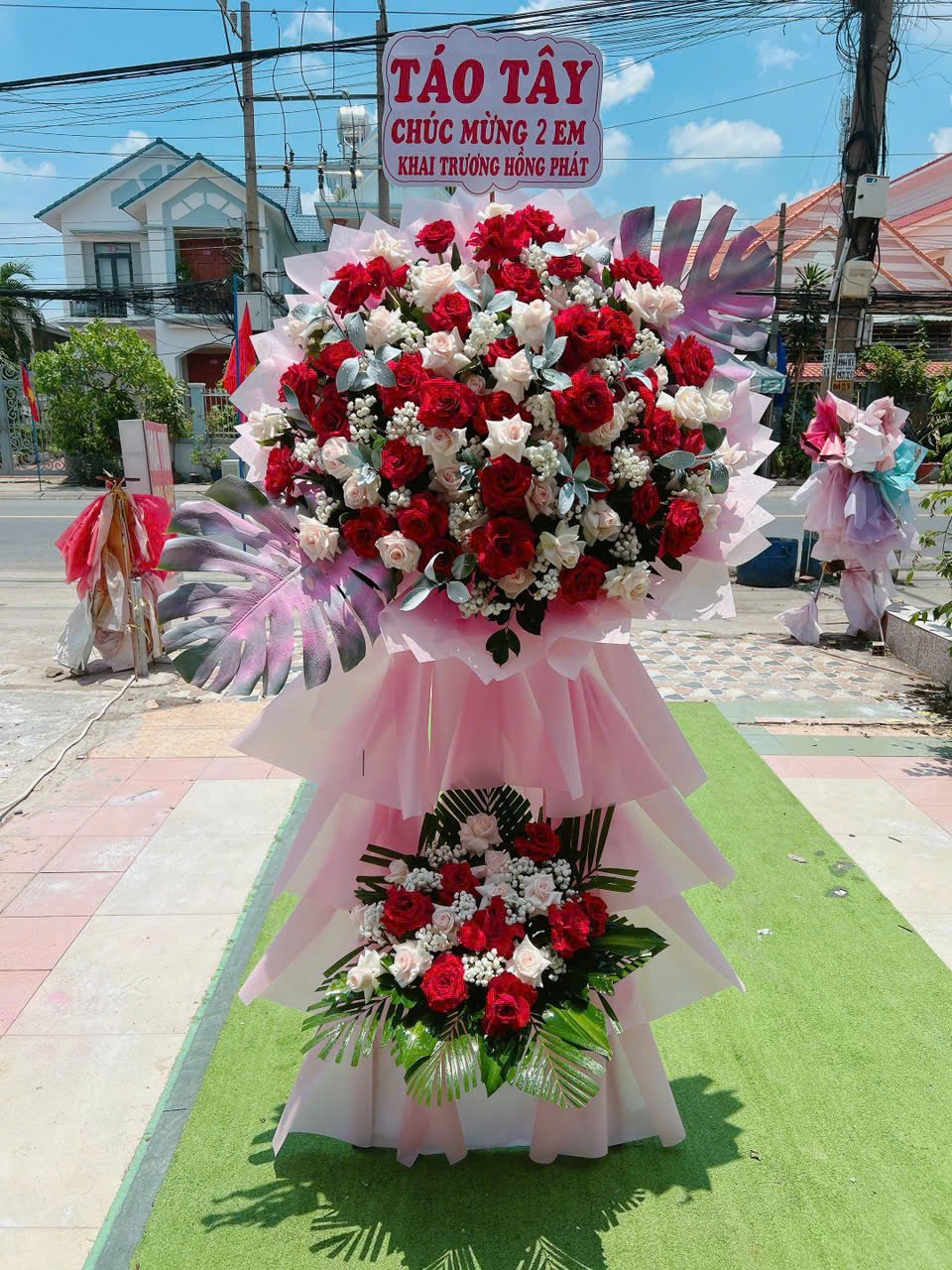 Kệ hoa khai trương Thành Công 101