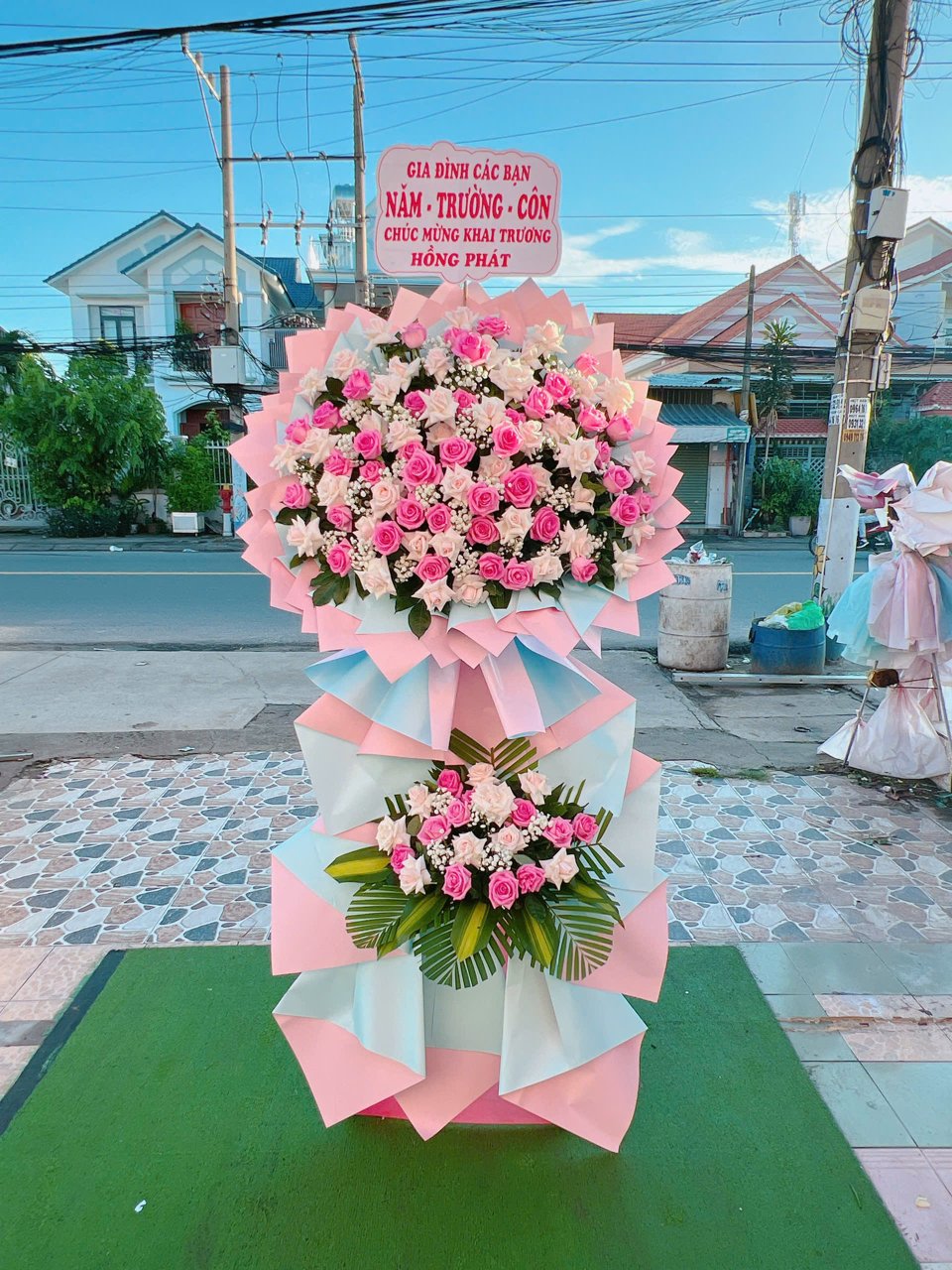 Kệ hoa khai trương Đắc Lộc 102