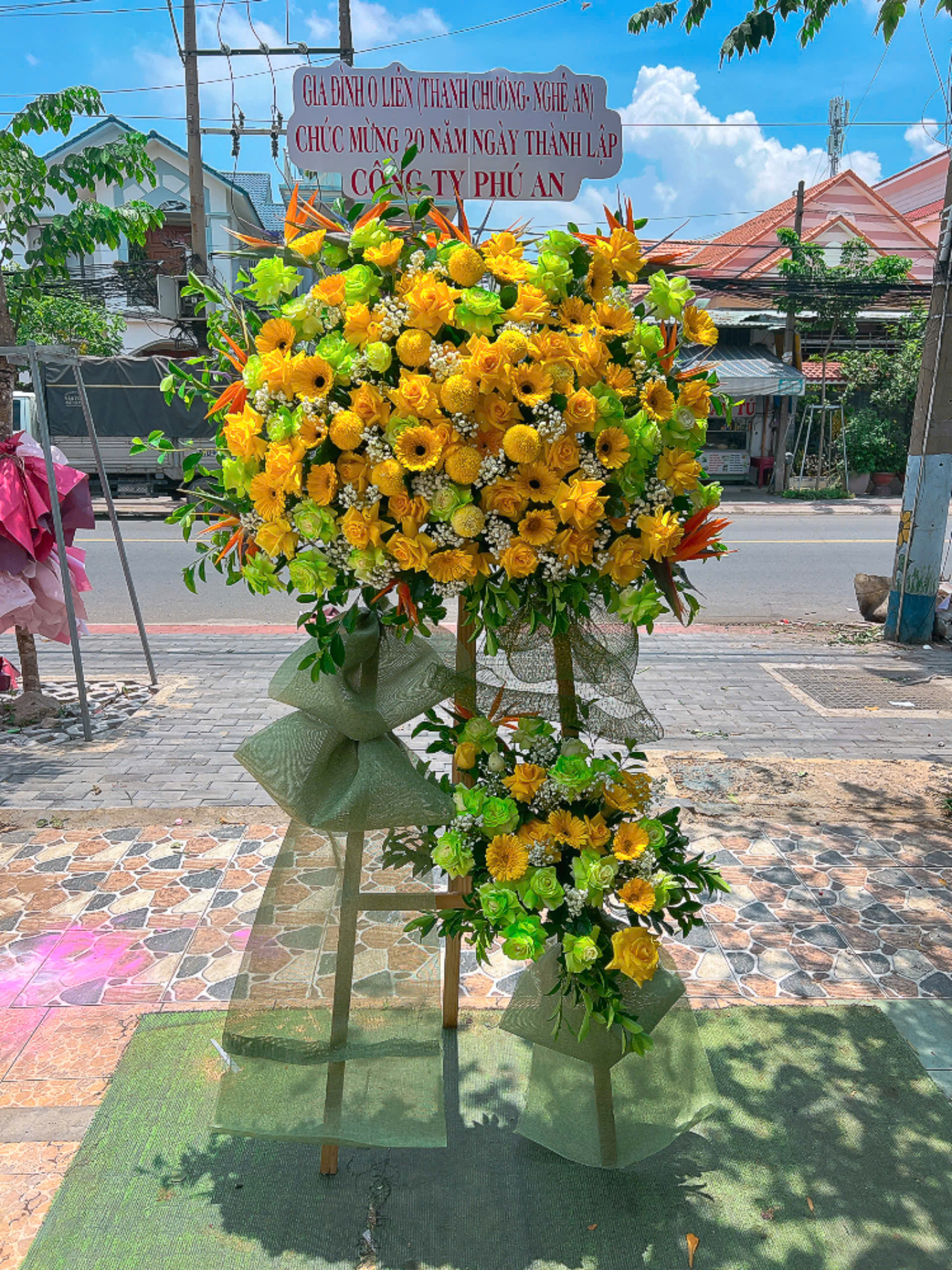 Kệ hoa khai trương Cát Tường 014