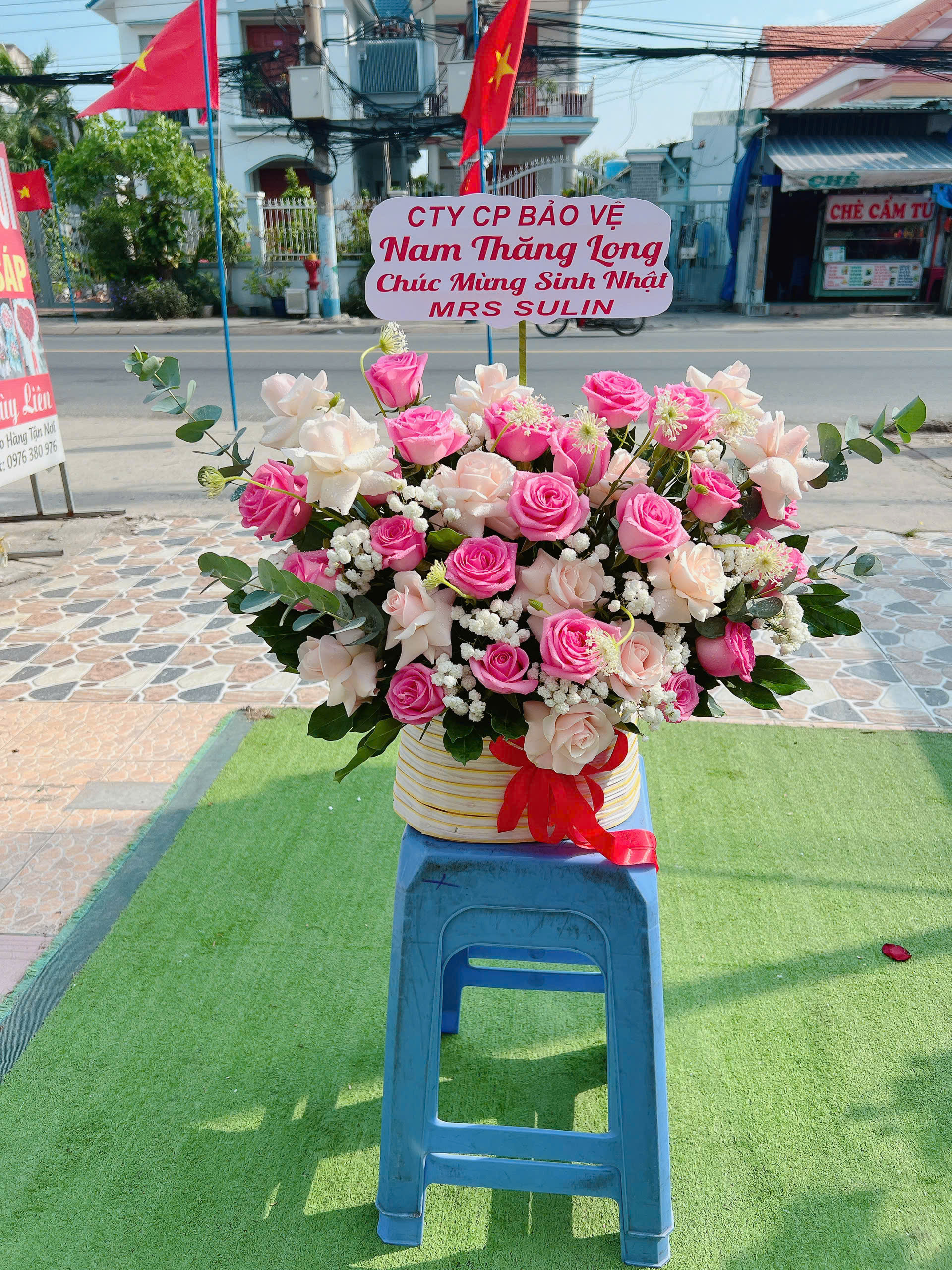 Bó hoa sinh nhật Hồng Phát 041